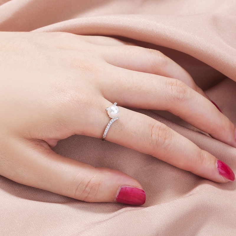 fashion simple diamondstudded copper zircon pure white pearl ring