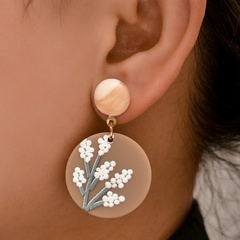 fashion irregular simulation plant maple leaf earrings