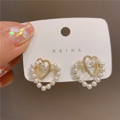 Mehrschichtige Ohrringe aus koreanischem Perlenherz im Großhandel