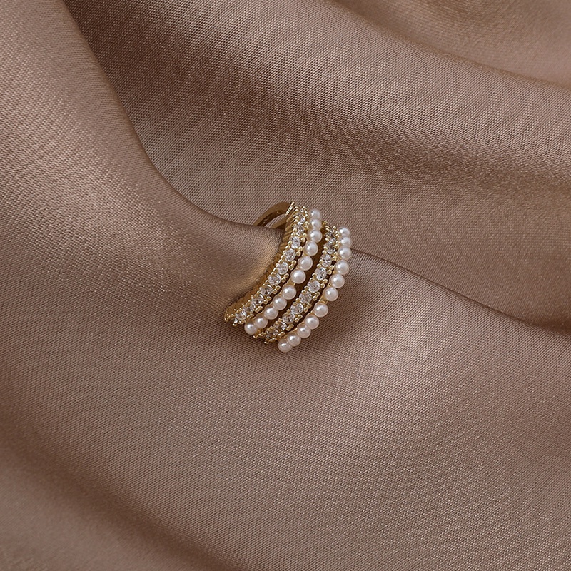 Korean multilayer pearl zircon copper ear bone clip