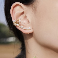 fashion pearl diamond butterfly earrings
