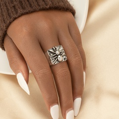 fashion geometric spider alloy ring
