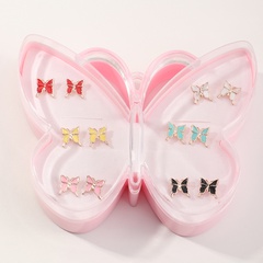 Nouvelles boucles d'oreilles pour enfants papillon coréen de couleur mélangée boîtes 12 combinaisons
