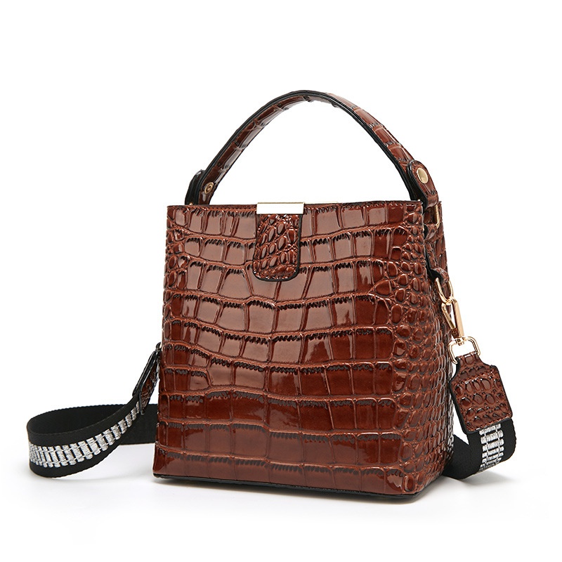 fashion texture crocodile pattern patent leather handbag