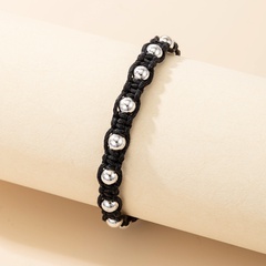 Einfaches handgemachtes Armband aus schwarzen Perlenketten