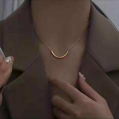 Retro-Edelstahl vergoldete geometrische U-förmige Halskette