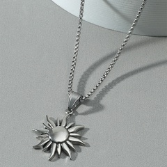 Nihaojewelry retro Black and white sun pendant necklace Wholesale jewelry