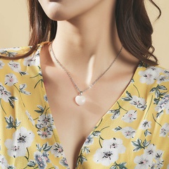 Collier pendentif coréen simple en forme de coeur en pierre naturelle