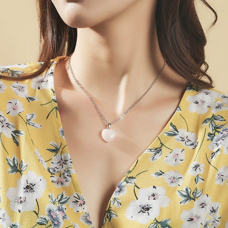 Collier pendentif coréen simple en forme de coeur en pierre naturelle's discount tags