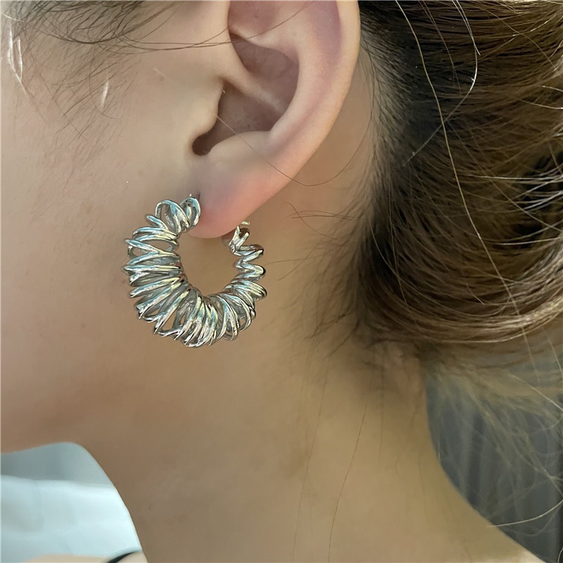 Summer niche fashion simple woven earrings
