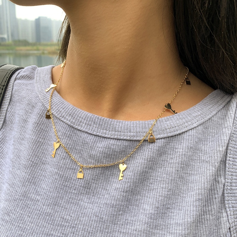 Simple ethnic style geometric lock singlelayer necklace