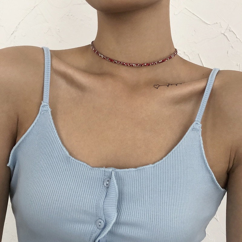 simple singlelayer diamond geometric necklace