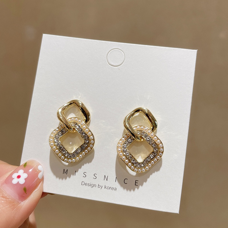 Korean style geometric diamondshape pearl earrings