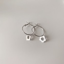 Retro simple metal small flower earringpicture11