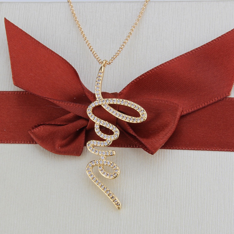 simple diamond LOVE letter heart copper pendant necklace
