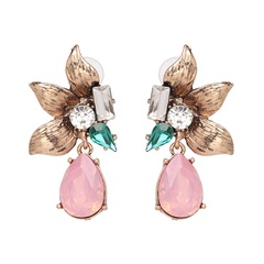 Nihaojewelry bijoux en gros nouvelles boucles d'oreilles en forme de fleur de diamant coloré en alliage