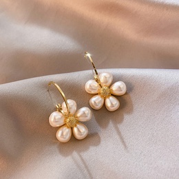 Nihaojewelry wholesale jewelry simple pearl flower alloy earringspicture14
