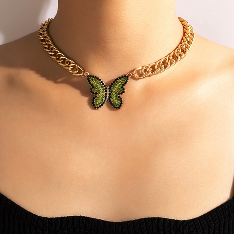Nihaojewelry joyería al por mayor nuevo estilo verde lleno de diamantes colgante de mariposa collar de cadena gruesa's discount tags