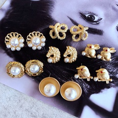 wholesale jewelry retro pearl animal shape stud earrings nihaojewelry