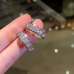 vente en gros bijoux boucles d'oreilles en diamant incrusté en forme de C nihaojewelry