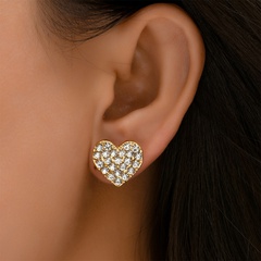 European and American Diamond Shiny Love Heart Stud Earrings Simple Temperament Heart-Shaped Stud Earrings for Women