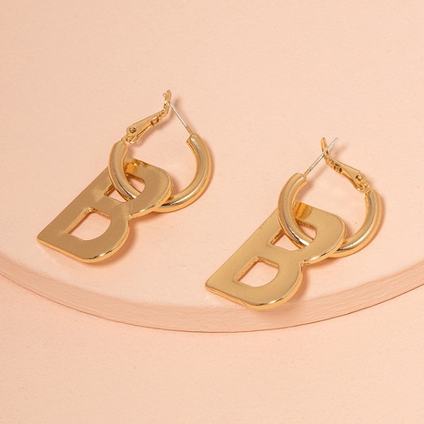 Vente en gros boucles d'oreilles en alliage de lettre B de mode Nihaojewelry's discount tags