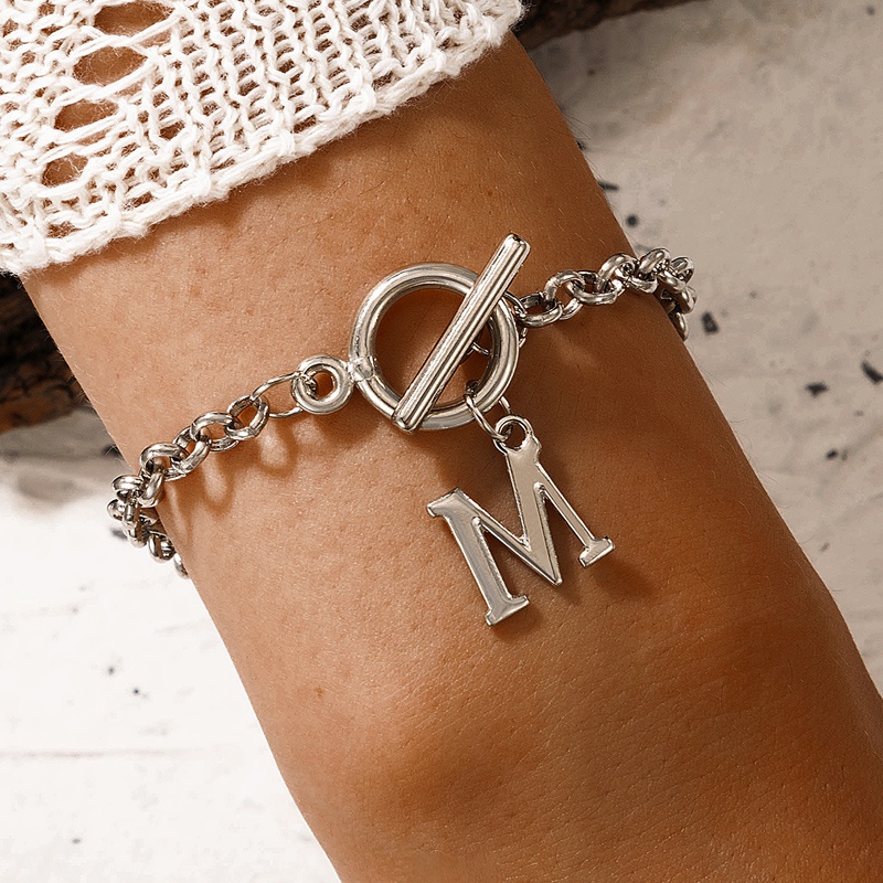 Nihaojewelry estilo simple M letra OT hebilla pulsera de una sola capa joyera al por mayor