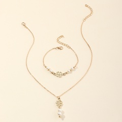 wholesale jewelry fashion imitation pearl four-leaf pendant necklace 2-piece set nihaojewelry
