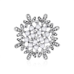 wholesale Korean style pearl flower alloy white rhinestone brooch Nihaojewelry
