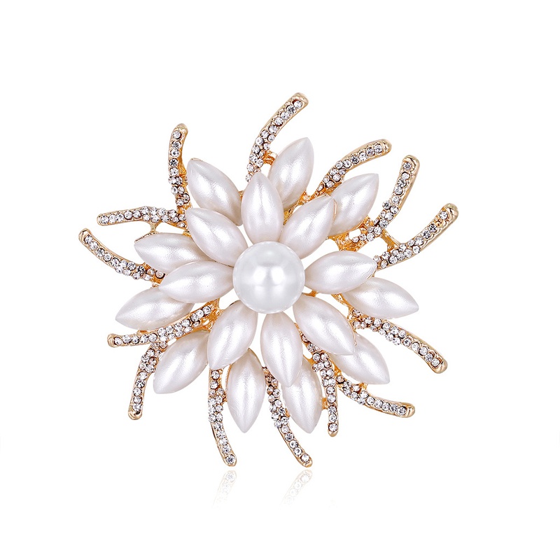 wholesale Korean retro flower alloy diamondstudded pearl brooch Nihaojewelry