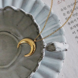 18K inverted crescent horn titanium necklace wholesale nihaojewelrypicture10