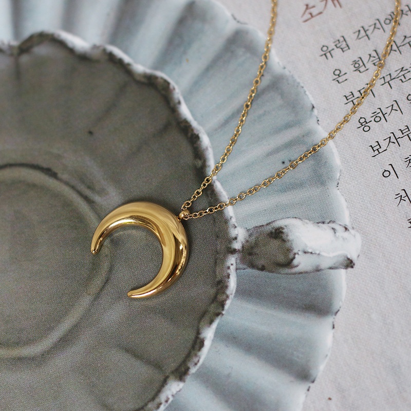 18K inverted crescent horn titanium necklace wholesale nihaojewelry