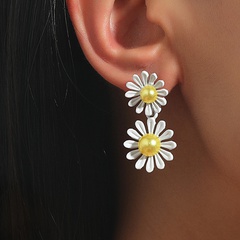 Nihaojewelry jewelry wholesale Korean small daisy alloy earrings