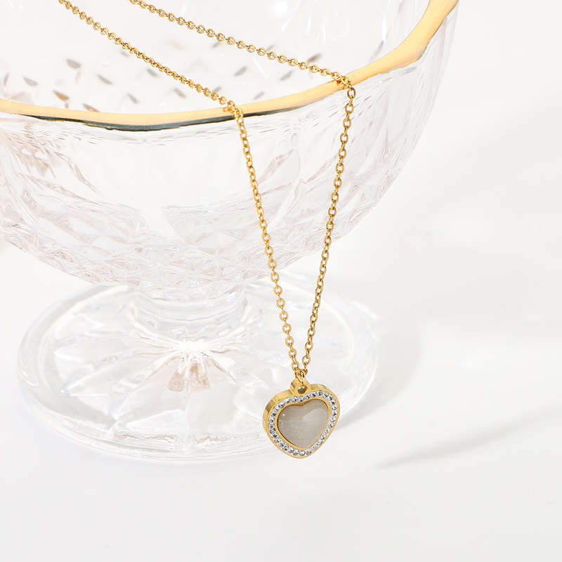 Collier simple en acier inoxydable Zircon en pierre naturelle en forme de coeur 18K en gros Nihaojewelry