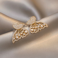 Sterling Silver Needle Korean Personality Butterfly Pearl Earrings High Sense New Studs Rhinestone Earrings Temperament Wholesale