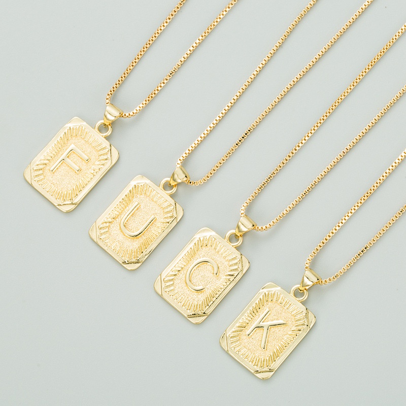 Collier pendentif rtro en cuivre plaqu or 26 alphabet anglais en gros Nihaojewelry