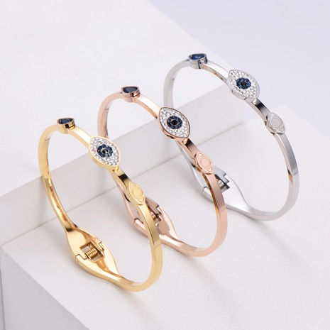 Bracelet de mauvais œil en acier inoxydable de mode simple coréen en gros nihaojewelry NHON403317's discount tags