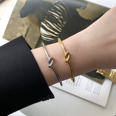 bracelet simple noué en acier titane plaqué or 18 carats en gros Nihaojewelry