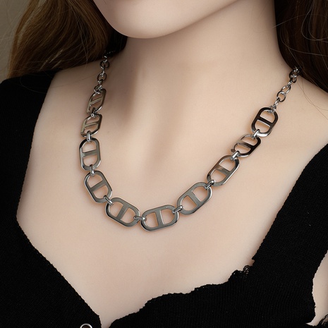 collier rétro en acier inoxydable lettre creuse en gros Nihaojewelry's discount tags