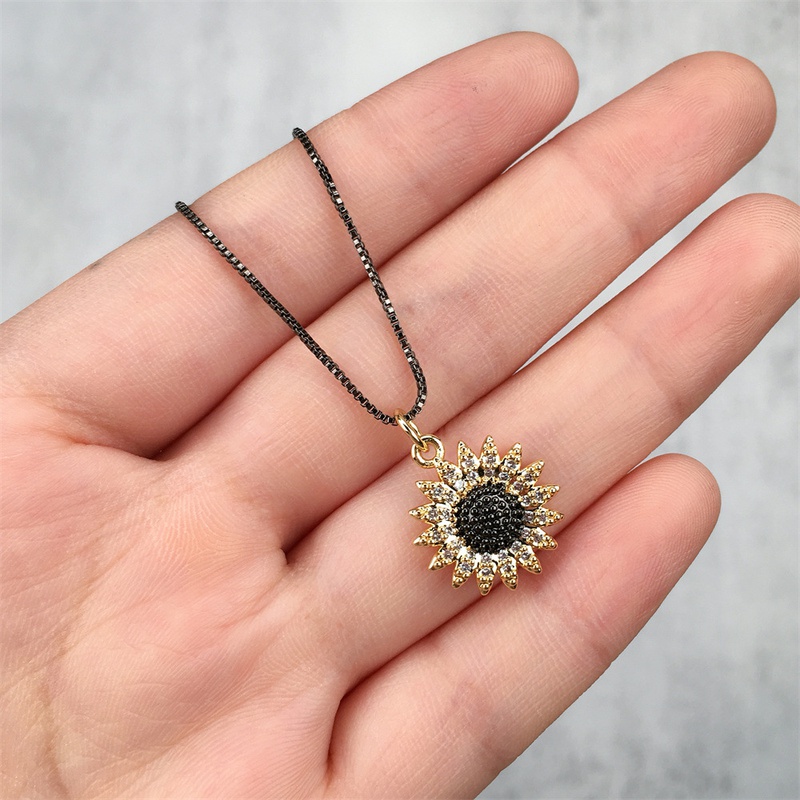 Foreign Trade Ornament European and American Ins Simple Hip Hop SUNFLOWER Copper DiamondStudded Necklace Pendant Internet Influencer Fashionmonger Smiley Face Accessories