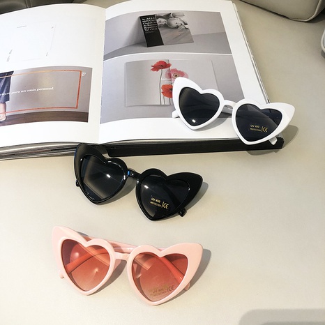 wholesale retro heart-shaped frame children's sunglasses nihaojewelry's discount tags