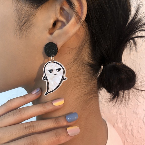 E 99.8 Million Halloween Ghost Graffiti Art Stud Earrings Simple Resin Plate Personalized Earrings Cartoon Cute Earrings's discount tags