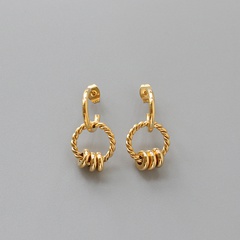vente en gros boucles d'oreilles géométriques simples en titane torsadé plaqué or 18 carats Nihaojewelry