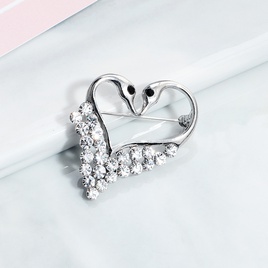 Hot selling heartshaped swan diamond brooch dress accessoriespicture12