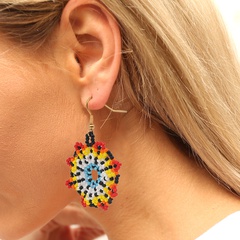 Boucles d'oreilles rétro en perles de riz faites à la main avec des fleurs dégradées de couleur en gros Nihaojewelry