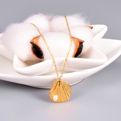 18K coréen nouveau simple collier de perles de coquille de titane en gros nihaojewelry