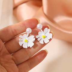 wholesale Koreanische weiße Blumenperlenohrringe Nihaojewelry