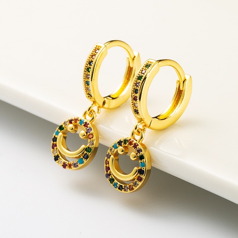 Europäische und amerikanische Mode kreative Kreis Smiley-Form Anhänger Ohrringe Kupfer beschichtet 18 Karat Gold eingelegt Farbe Zirkon Ohrringe Großhandel's discount tags