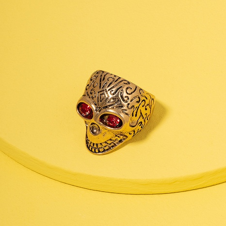 anillo de diamantes de imitación con incrustaciones de cabeza de calavera de Halloween vintage al por mayor nihaojewelry's discount tags