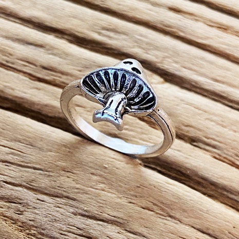 Anillo de hongo desgastado personalidad creativa Retro anillo de araña anillo de dedo índice de cráneo anillo de mariposa's discount tags